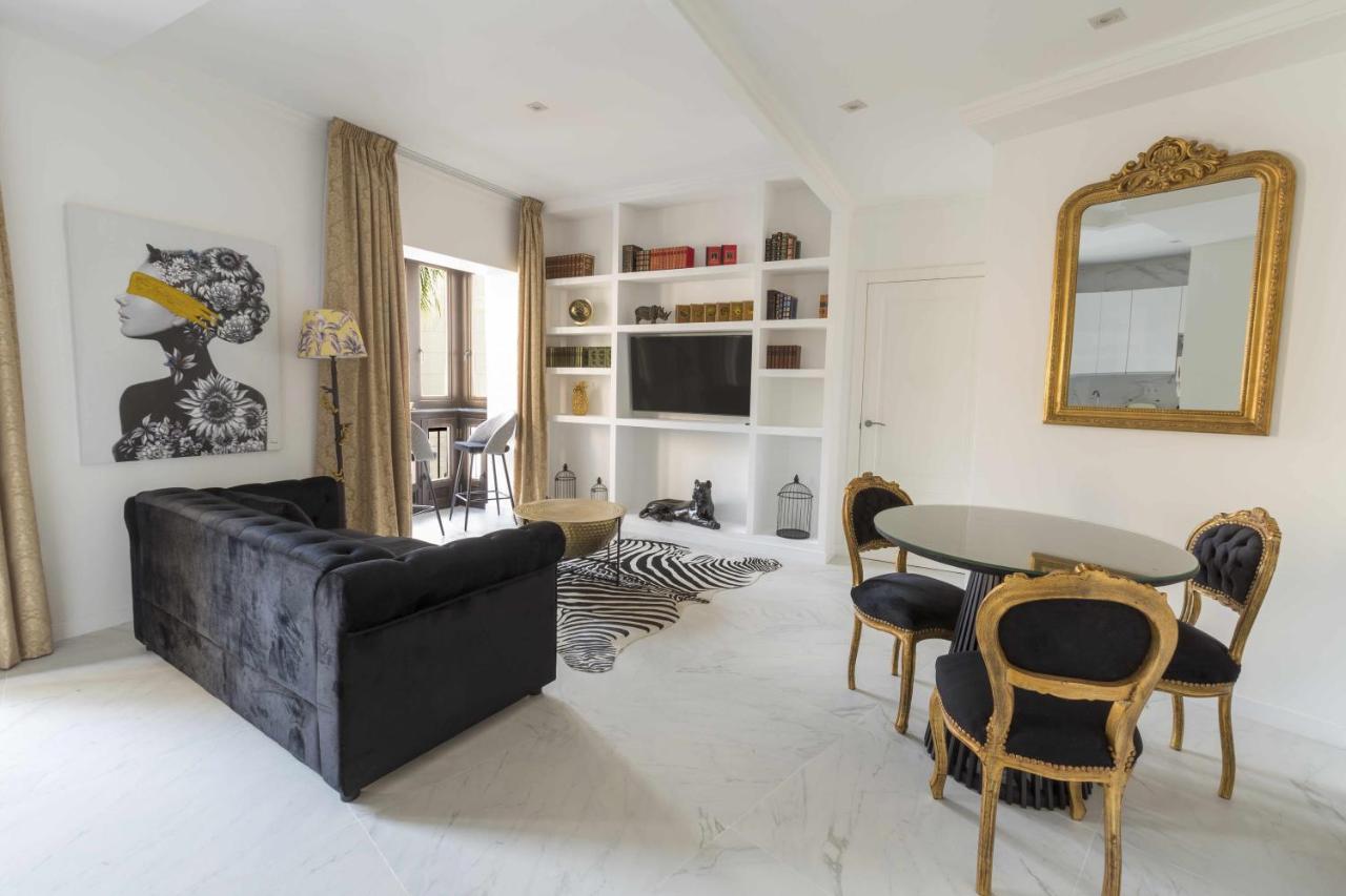 The Clock House Luxury Urban Suites Málaga Quarto foto